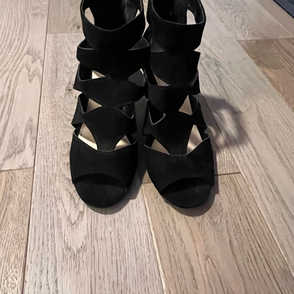 OPEN Toed, 3 Inch Heel, Black Sandal Style Liz Claiborne Heels, Size 7.5 - Picture 5 of 6